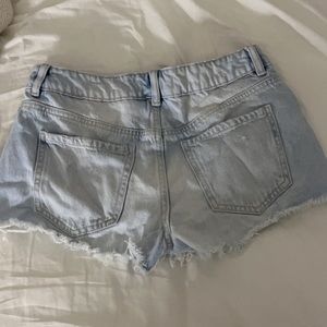 GARAGE LIGHT WASH DENIM SHORTS💙🤍